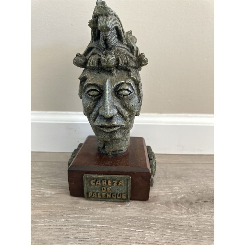 VINTAGE STATUE OF THE "CABEZA DE PALENQUE"MALACHITE STONE AND WOOD 1960's